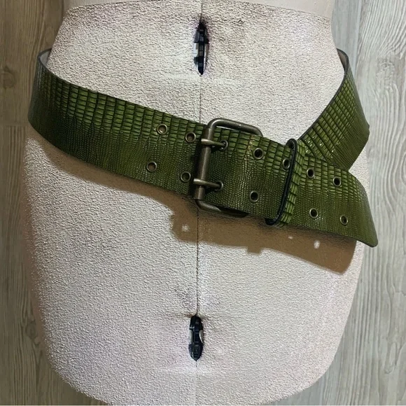 80’s 90’s Bright Green Crocodile Print Asymmetrical Belt - Picture 3 of 9
